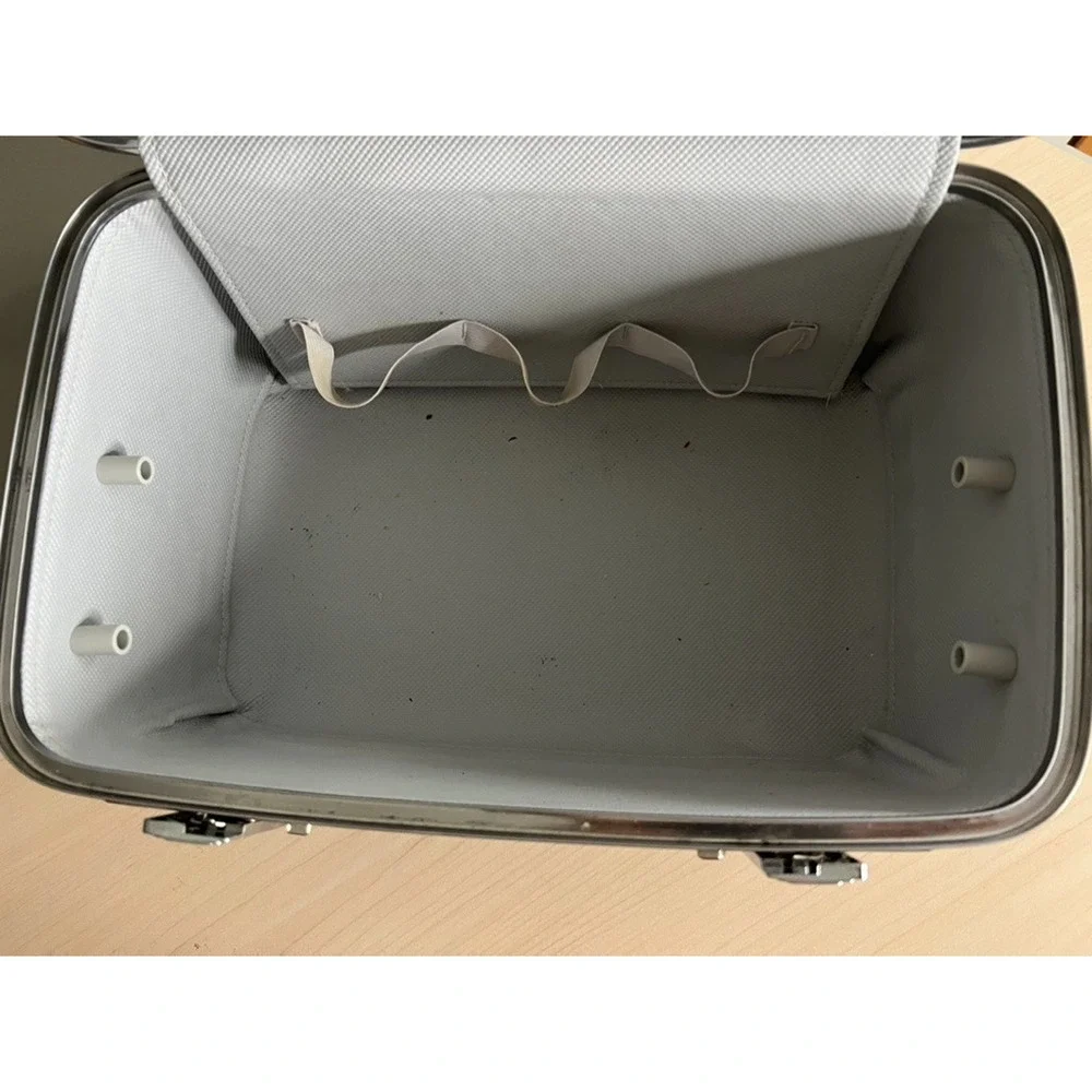 VTG Dusty Blue American Tourister Makeup Train Case Chrom Details Clean! 14